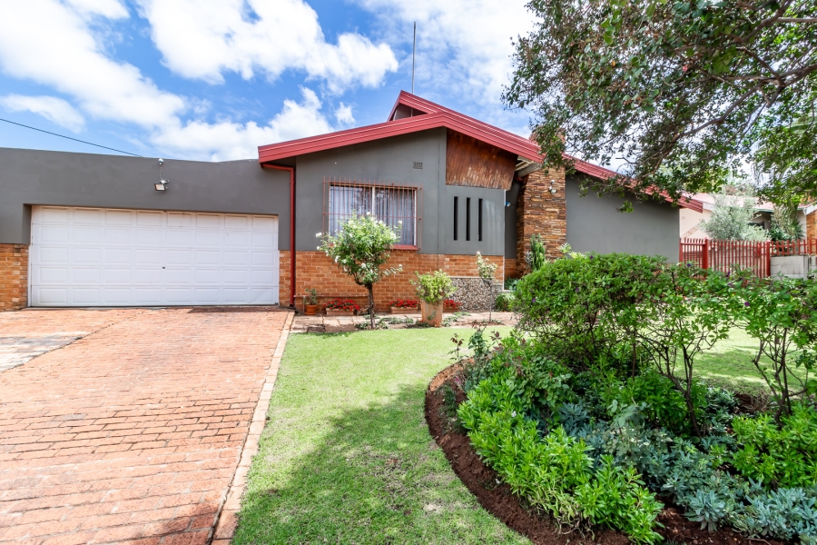 4 Bedroom Property for Sale in Rietfontein Gauteng