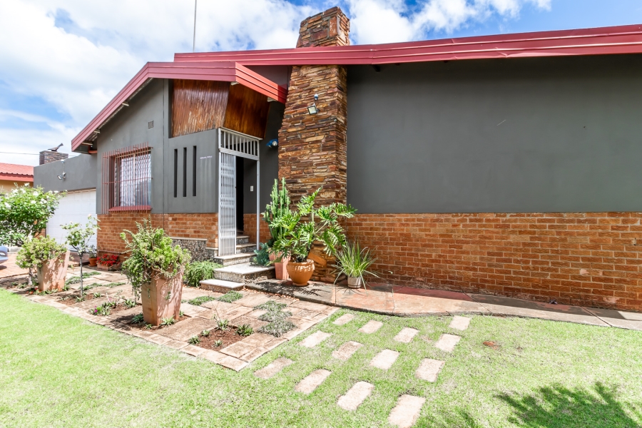 4 Bedroom Property for Sale in Rietfontein Gauteng