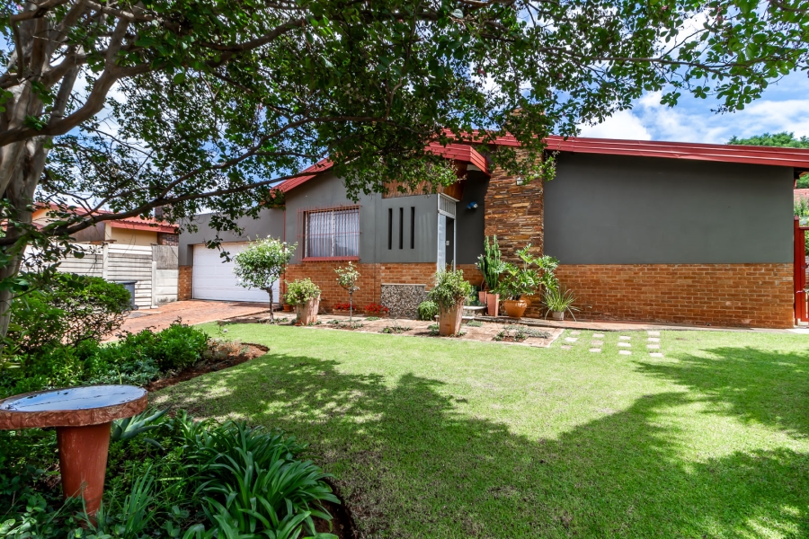 4 Bedroom Property for Sale in Rietfontein Gauteng