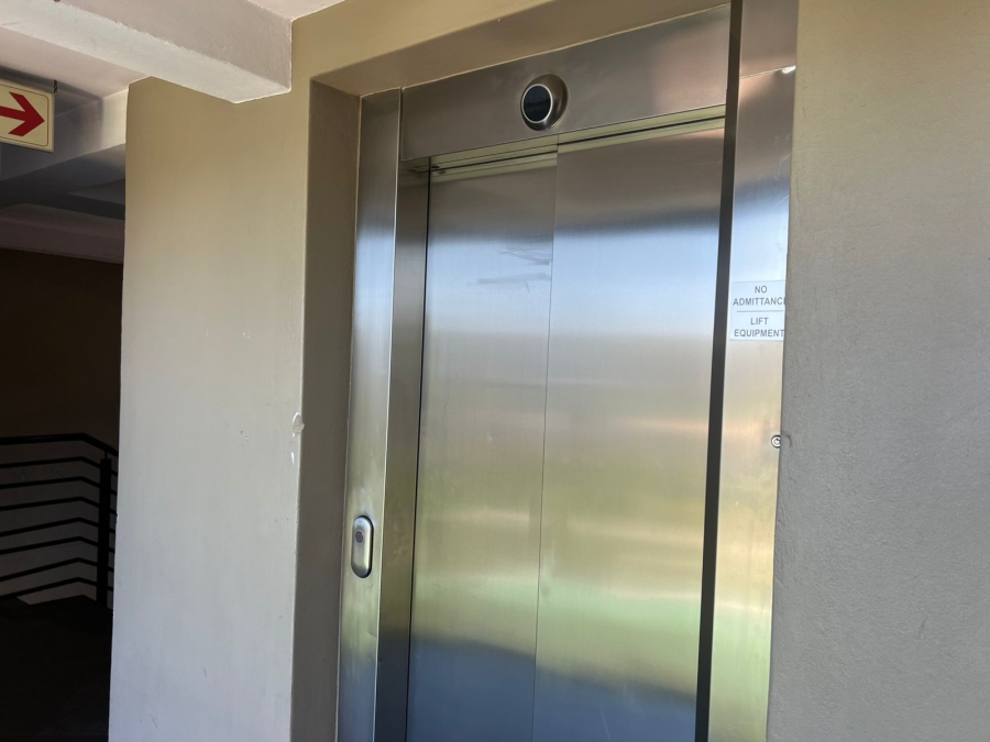 To Let 1 Bedroom Property for Rent in Braamfontein Gauteng