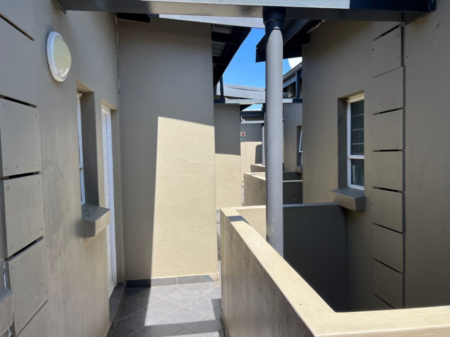 To Let 1 Bedroom Property for Rent in Braamfontein Gauteng