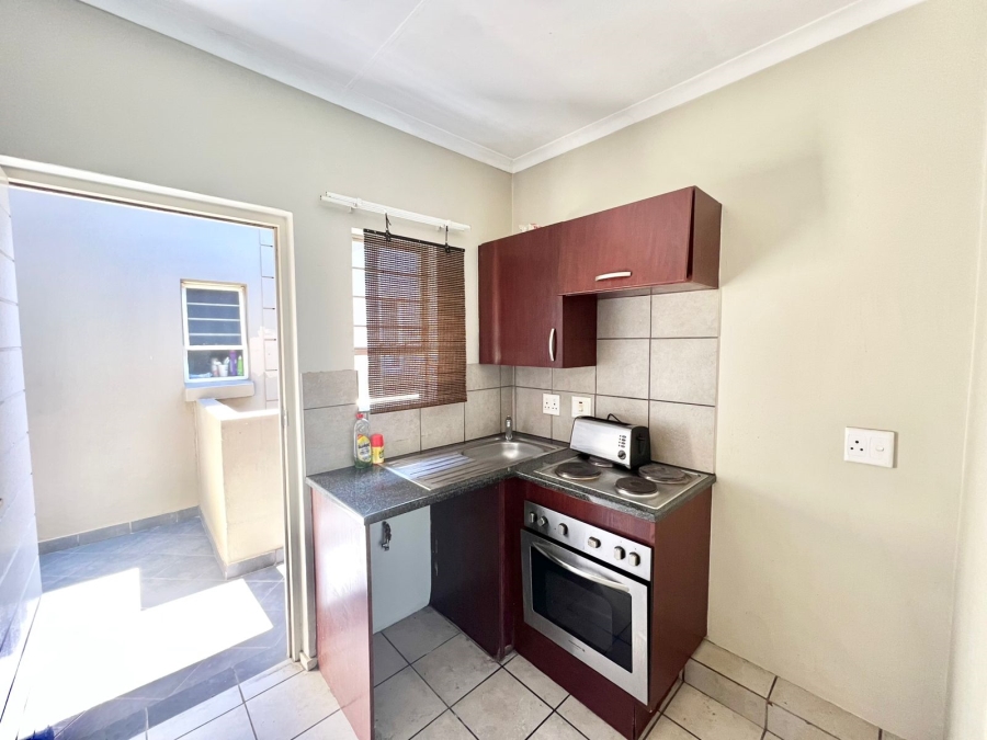 To Let 1 Bedroom Property for Rent in Braamfontein Gauteng