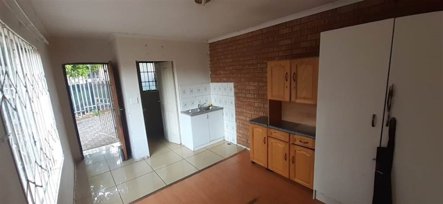 To Let 4 Bedroom Property for Rent in Country View Gauteng