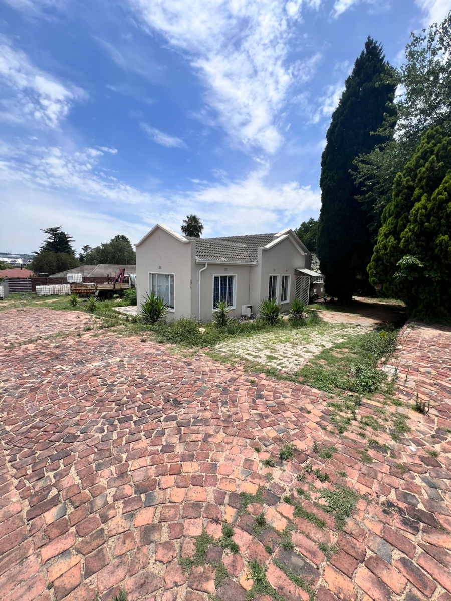 To Let 3 Bedroom Property for Rent in Buccleuch Gauteng