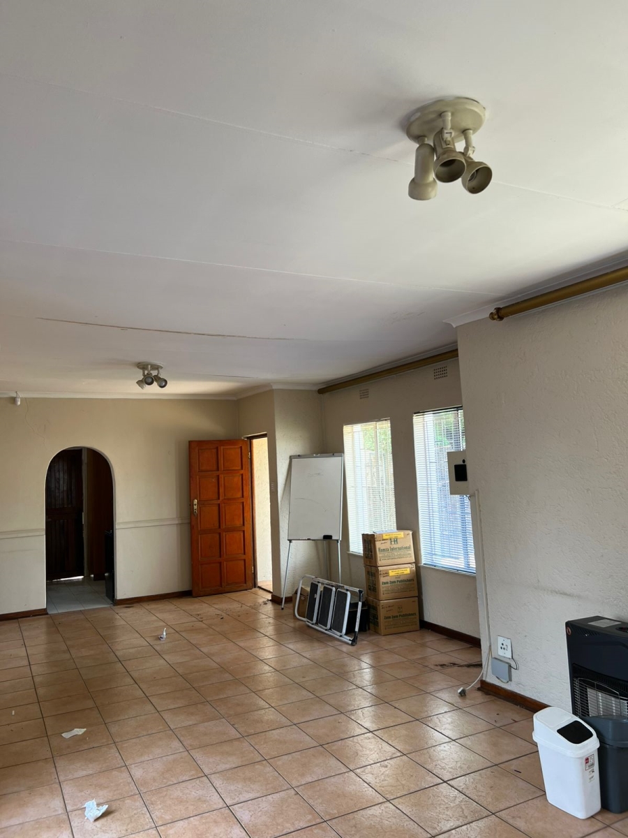 To Let 3 Bedroom Property for Rent in Buccleuch Gauteng