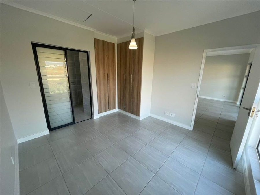 To Let 1 Bedroom Property for Rent in Waterfall Country Estate Gauteng