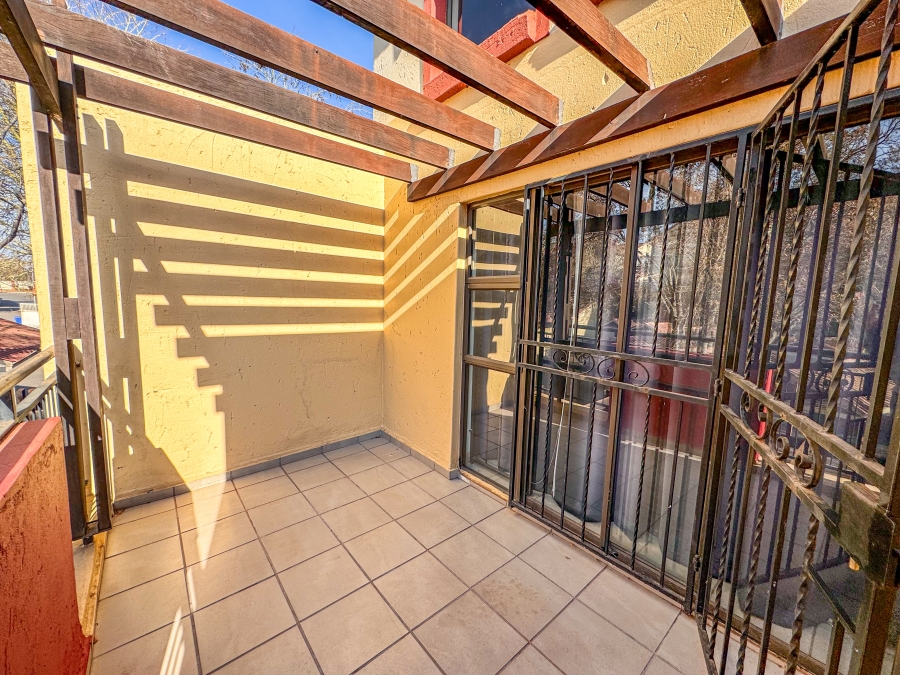 To Let 1 Bedroom Property for Rent in Oukraal Estate Gauteng