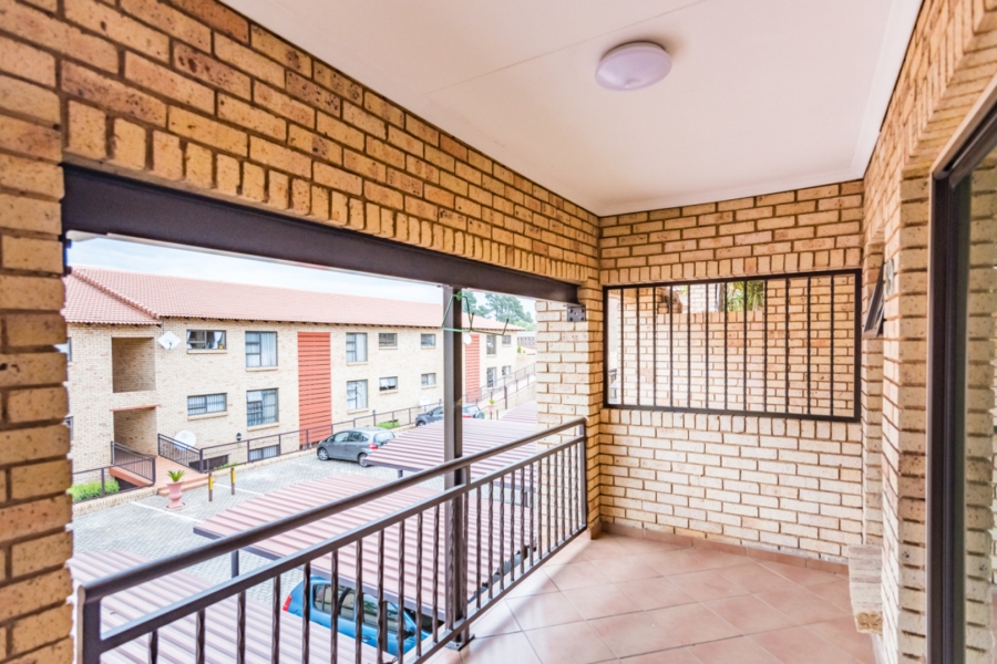 To Let 2 Bedroom Property for Rent in Monument Gauteng