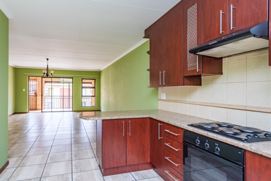 To Let 2 Bedroom Property for Rent in Monument Gauteng