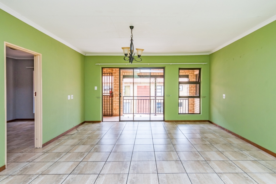 To Let 2 Bedroom Property for Rent in Monument Gauteng