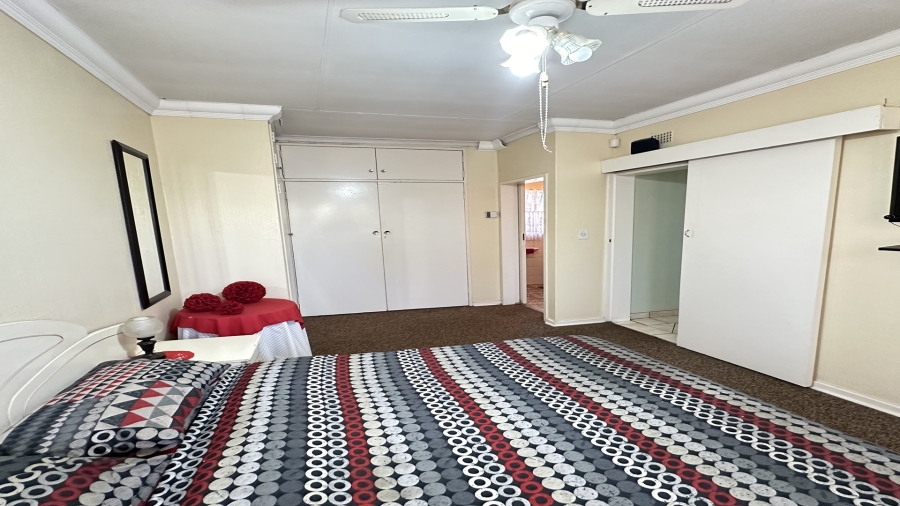 3 Bedroom Property for Sale in Bonaero Park Gauteng