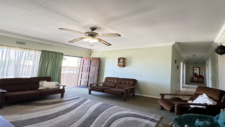 3 Bedroom Property for Sale in Bonaero Park Gauteng