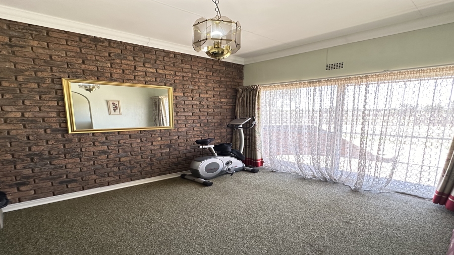 3 Bedroom Property for Sale in Bonaero Park Gauteng