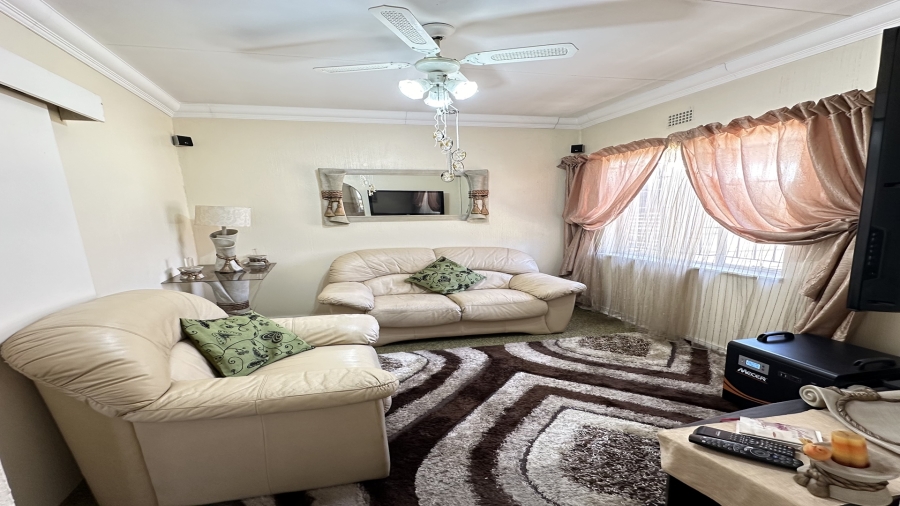 3 Bedroom Property for Sale in Bonaero Park Gauteng