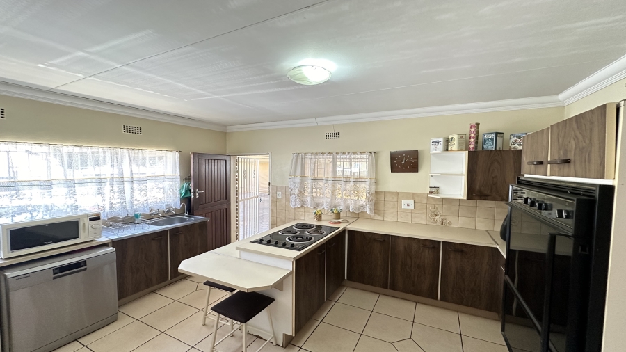 3 Bedroom Property for Sale in Bonaero Park Gauteng