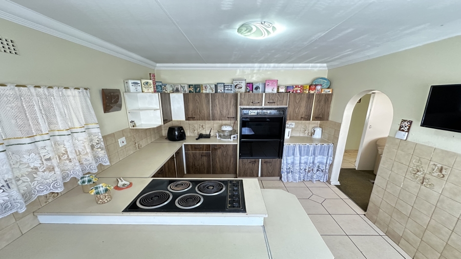 3 Bedroom Property for Sale in Bonaero Park Gauteng