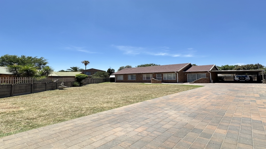 3 Bedroom Property for Sale in Bonaero Park Gauteng