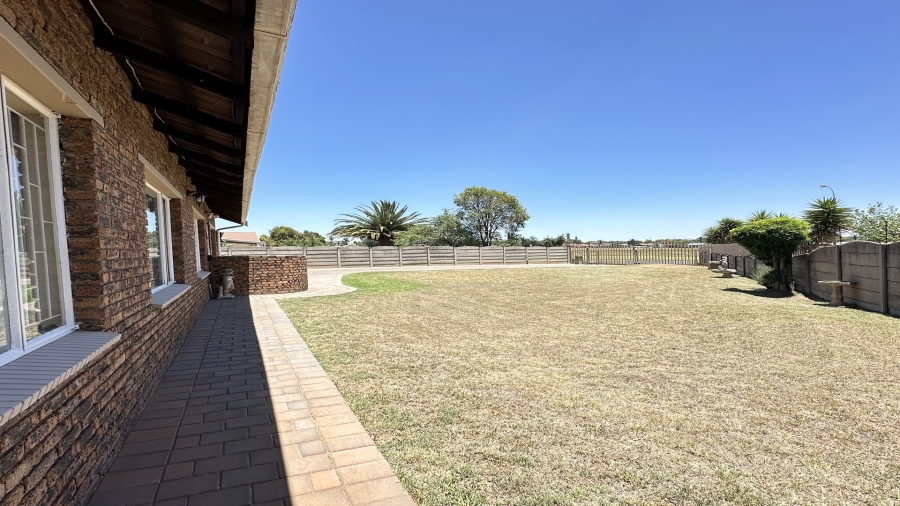 3 Bedroom Property for Sale in Bonaero Park Gauteng