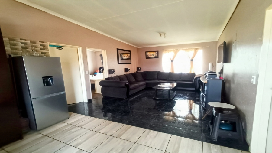 2 Bedroom Property for Sale in Norton Home Estate AH Gauteng