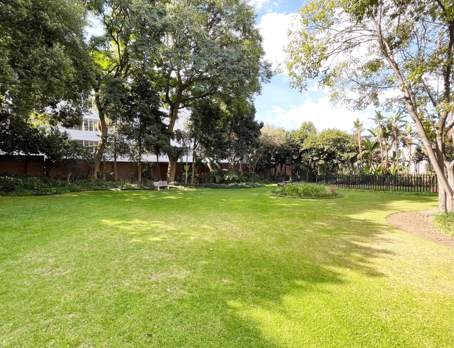 1 Bedroom Property for Sale in Illovo Gauteng