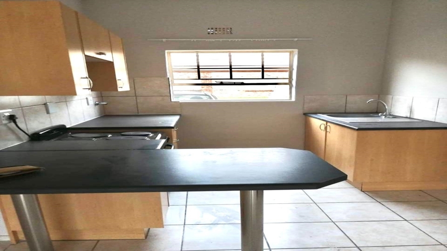 2 Bedroom Property for Sale in Crystal Park Gauteng