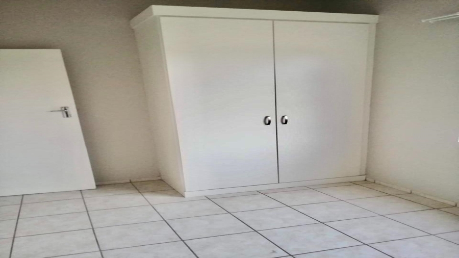 2 Bedroom Property for Sale in Crystal Park Gauteng