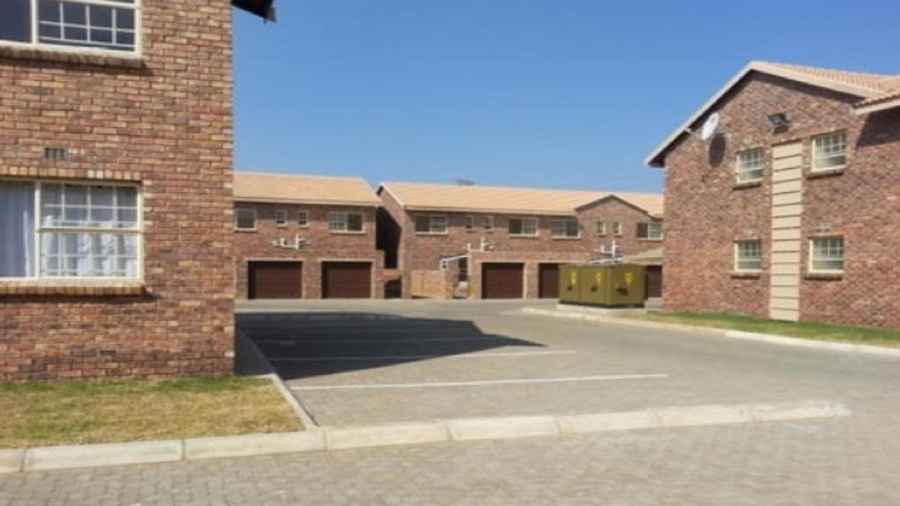 2 Bedroom Property for Sale in Crystal Park Gauteng