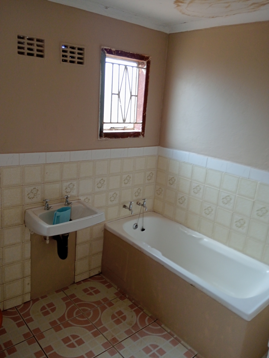 3 Bedroom Property for Sale in Lenasia Ext 13 Gauteng