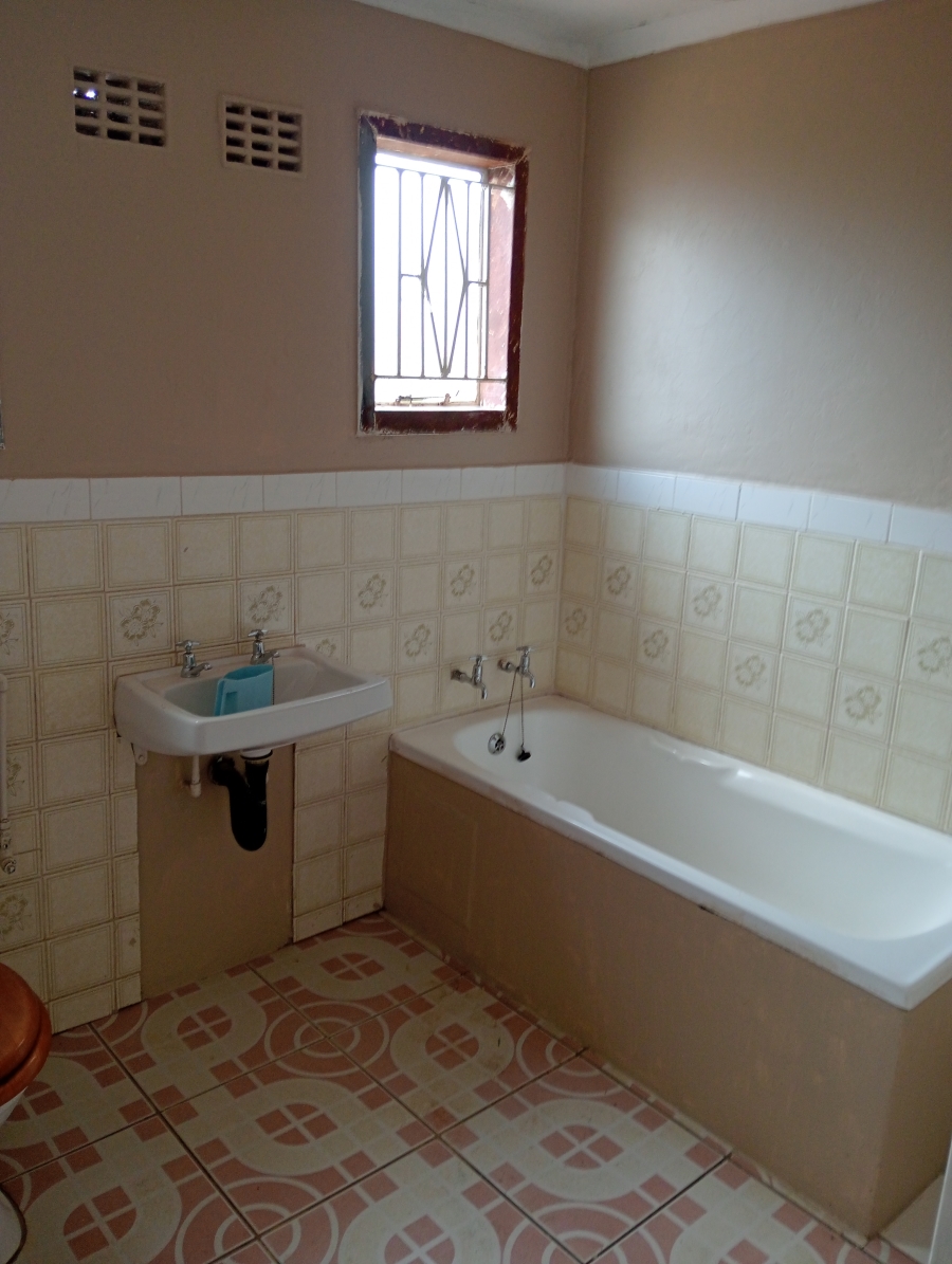 3 Bedroom Property for Sale in Lenasia Ext 13 Gauteng