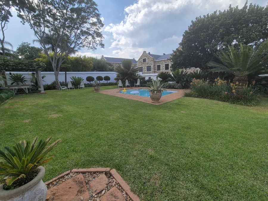 6 Bedroom Property for Sale in Eldoraigne Gauteng