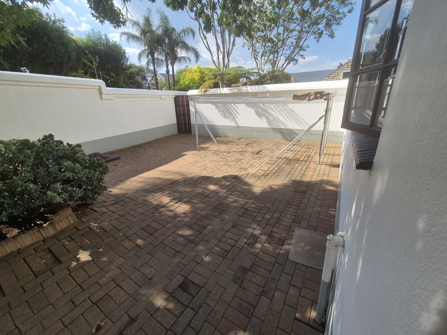 6 Bedroom Property for Sale in Eldoraigne Gauteng