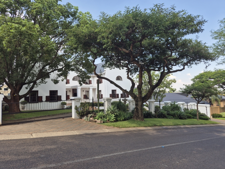 6 Bedroom Property for Sale in Eldoraigne Gauteng