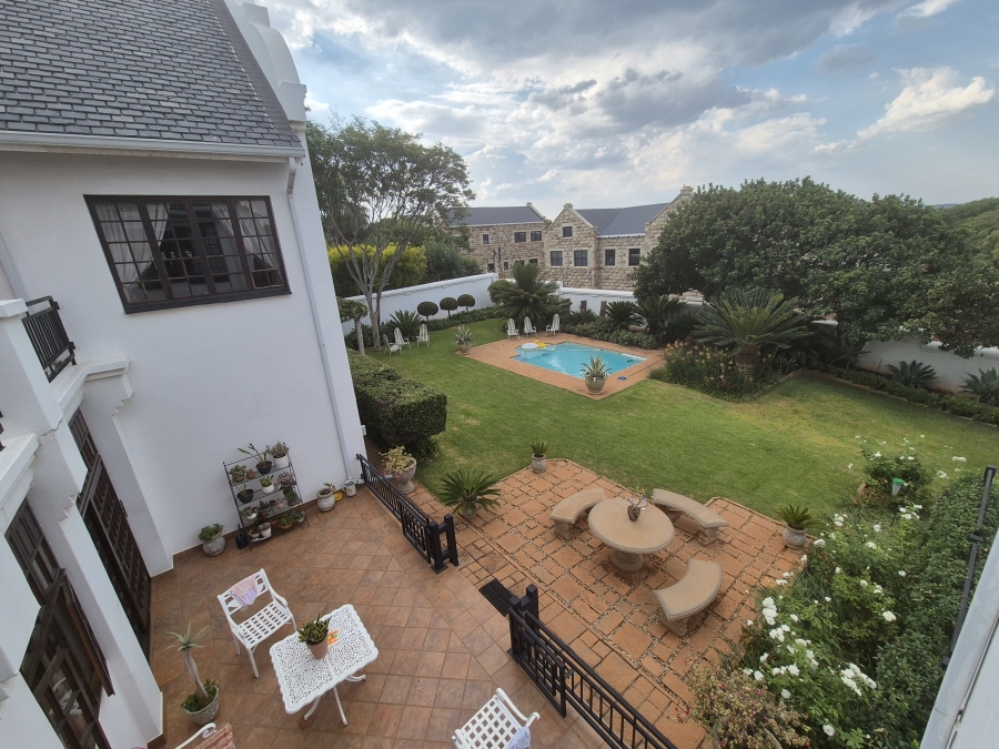 6 Bedroom Property for Sale in Eldoraigne Gauteng