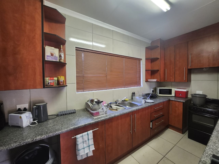 To Let 1 Bedroom Property for Rent in Lambton Gauteng