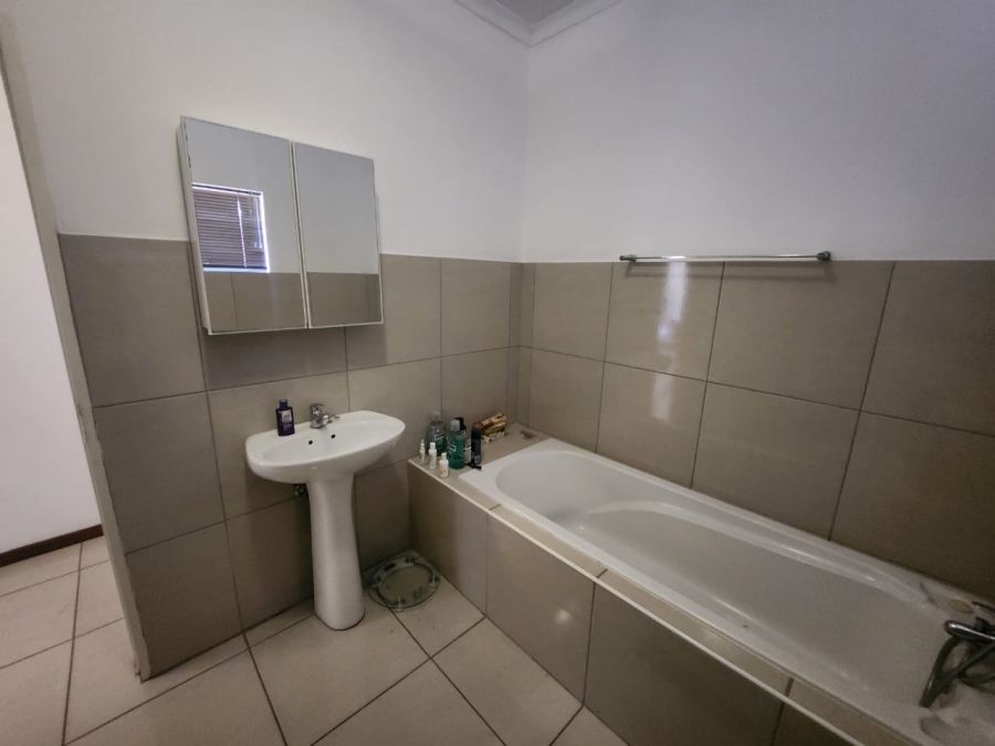 To Let 1 Bedroom Property for Rent in Lambton Gauteng