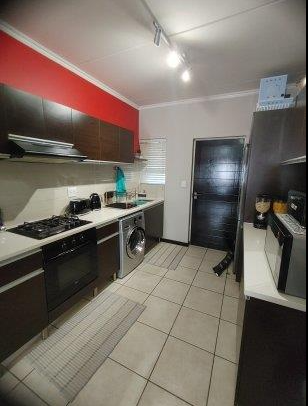 To Let 2 Bedroom Property for Rent in Greenstone Hill Gauteng