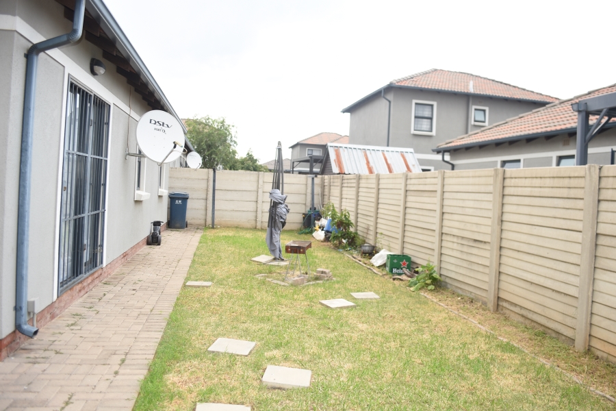 3 Bedroom Property for Sale in Andeon Gauteng