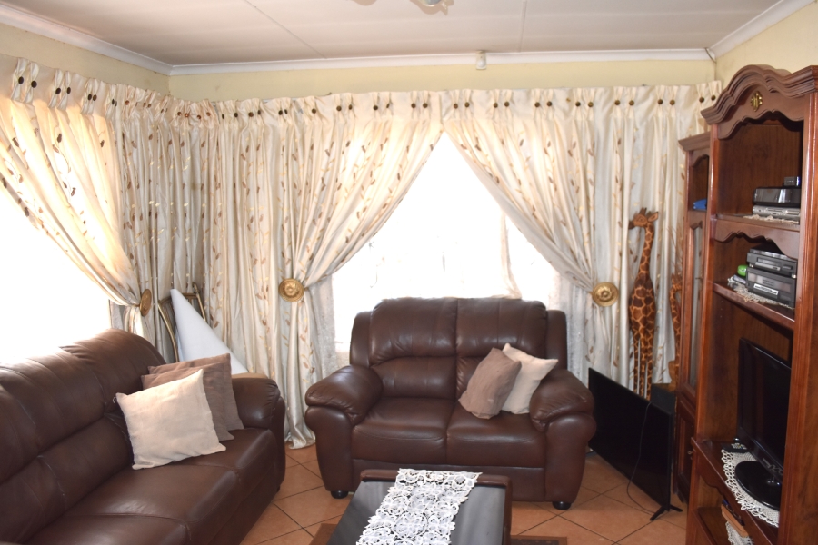 5 Bedroom Property for Sale in Soshanguve XX Gauteng