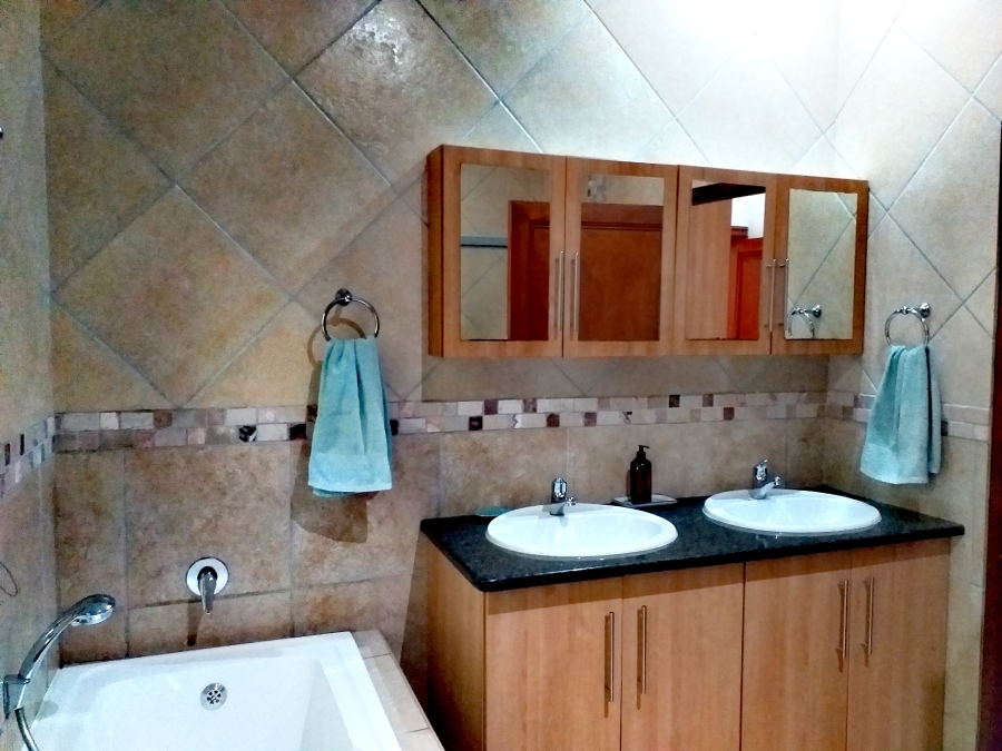 4 Bedroom Property for Sale in Midstream Estate Gauteng