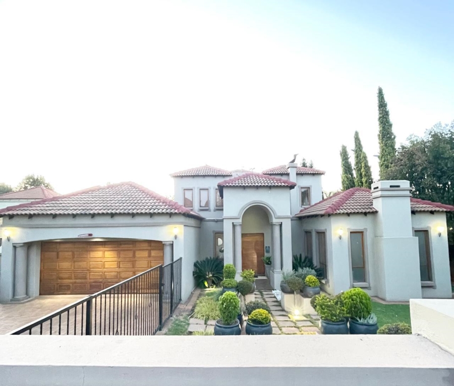 4 Bedroom Property for Sale in Ruimsig A H Gauteng