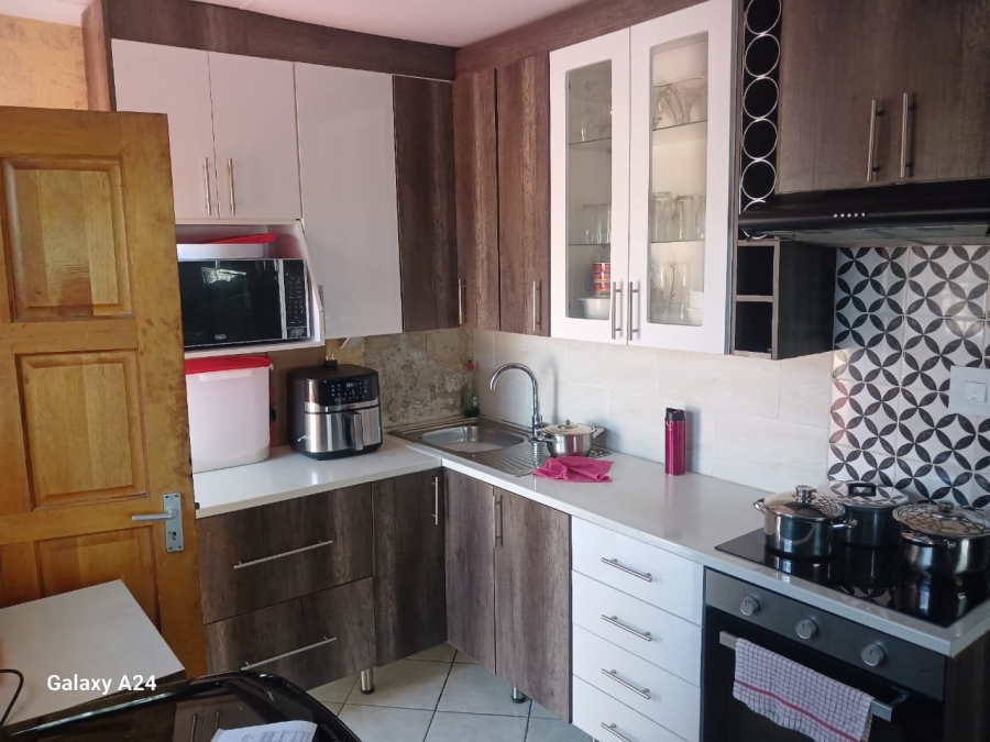 3 Bedroom Property for Sale in Dawn Park Gauteng