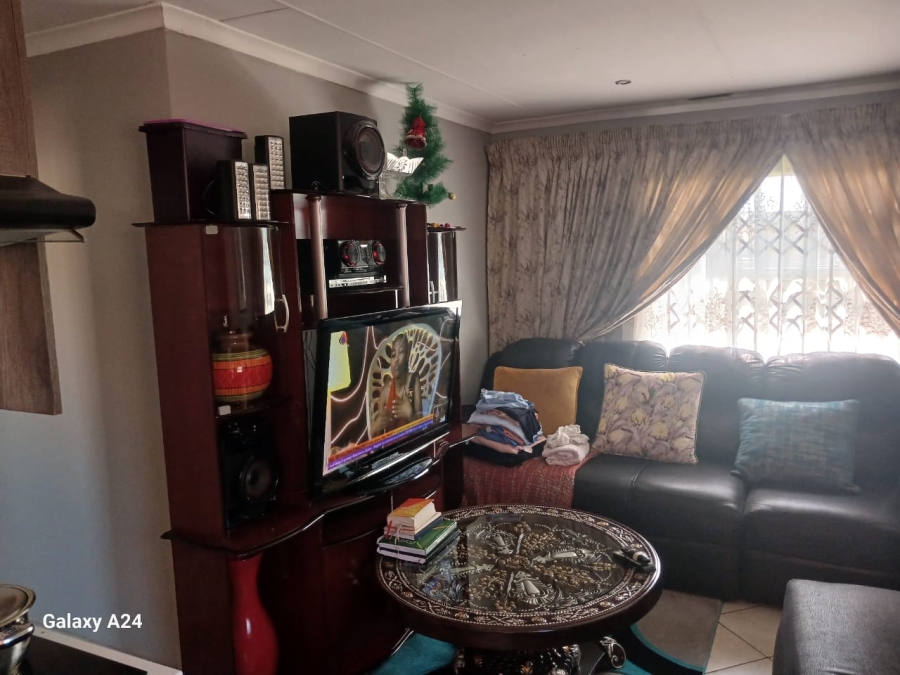 3 Bedroom Property for Sale in Dawn Park Gauteng