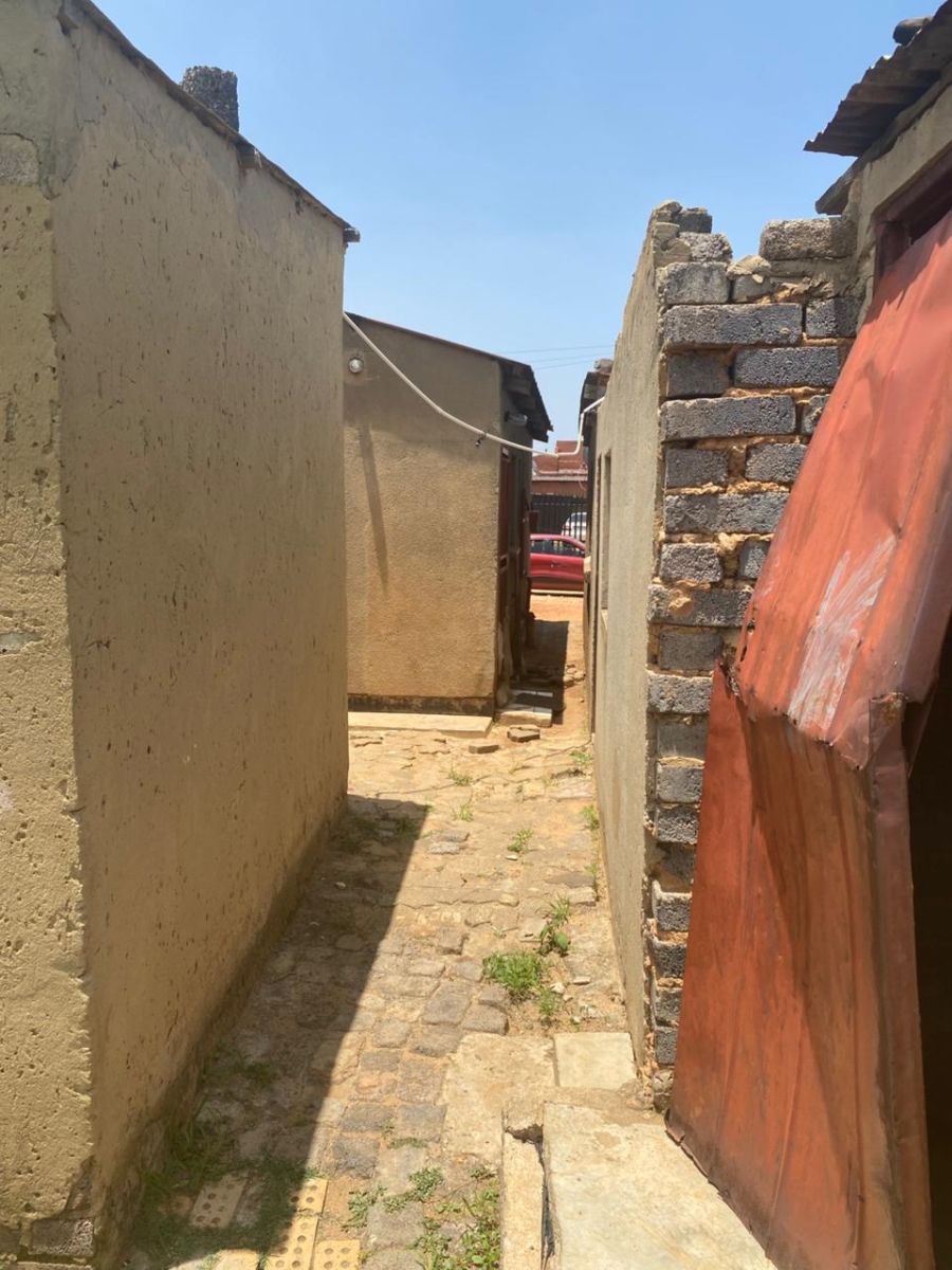 2 Bedroom Property for Sale in Siluma View Gauteng