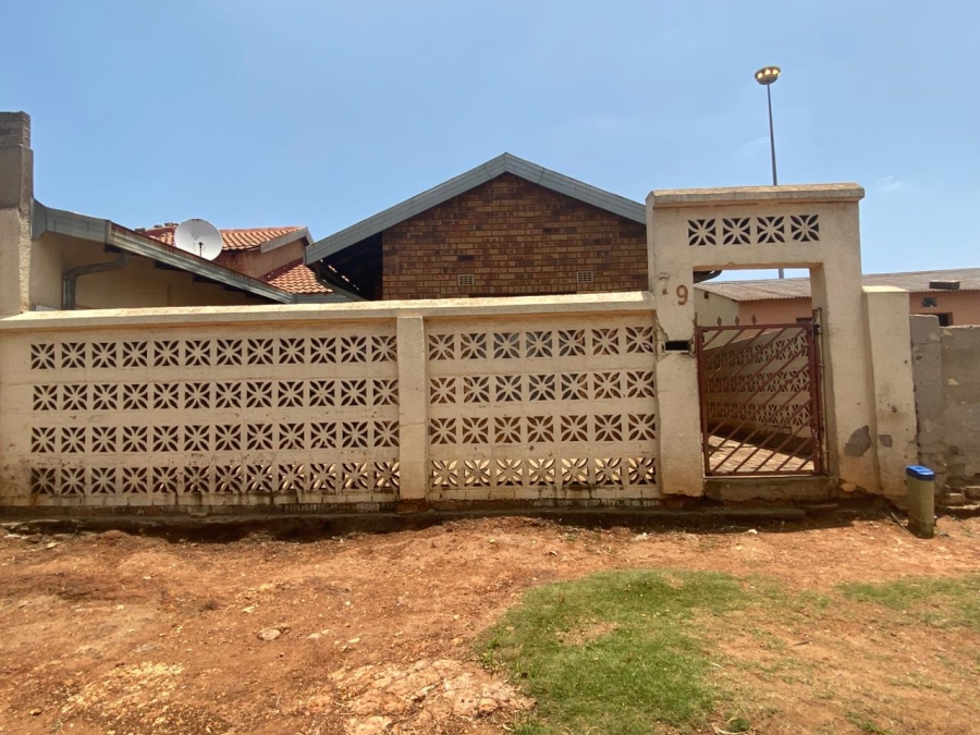 2 Bedroom Property for Sale in Credi Gauteng