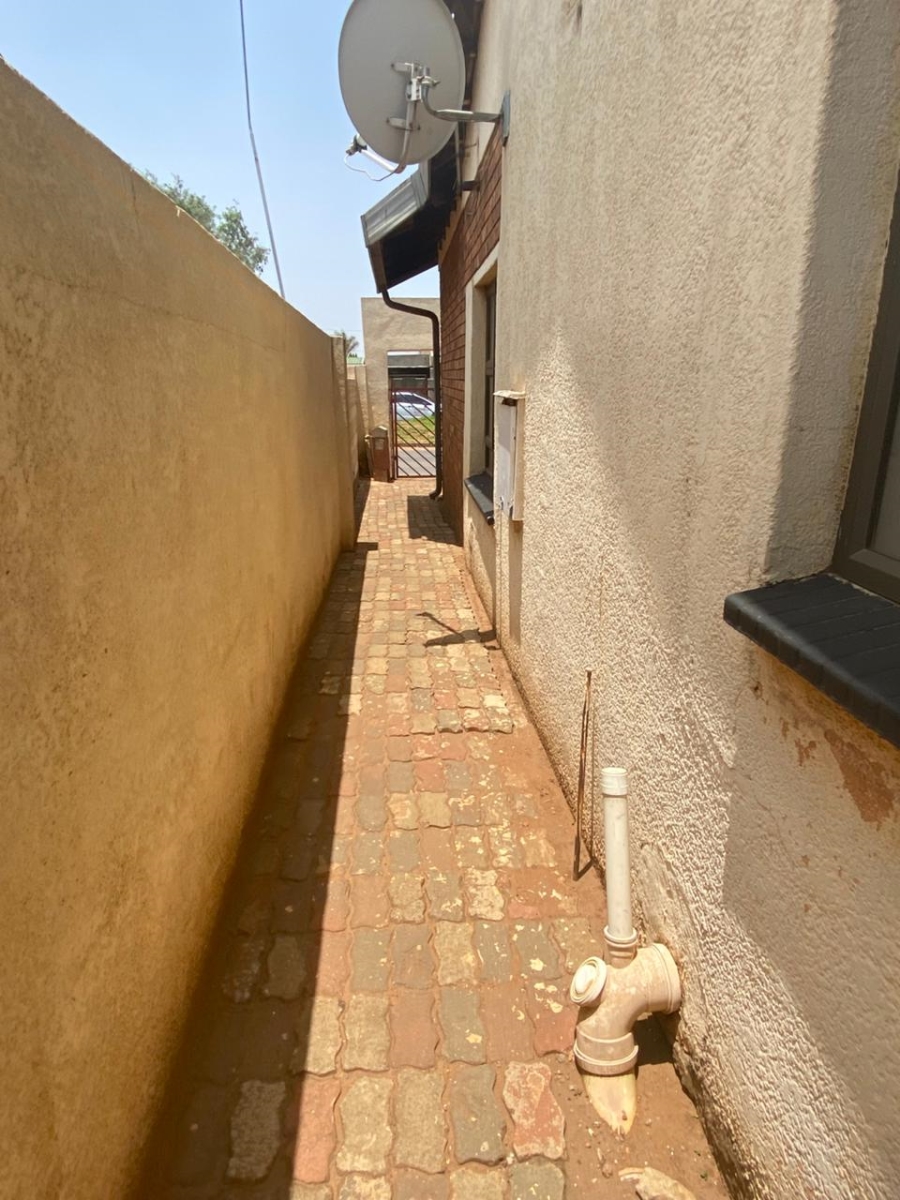 2 Bedroom Property for Sale in Credi Gauteng