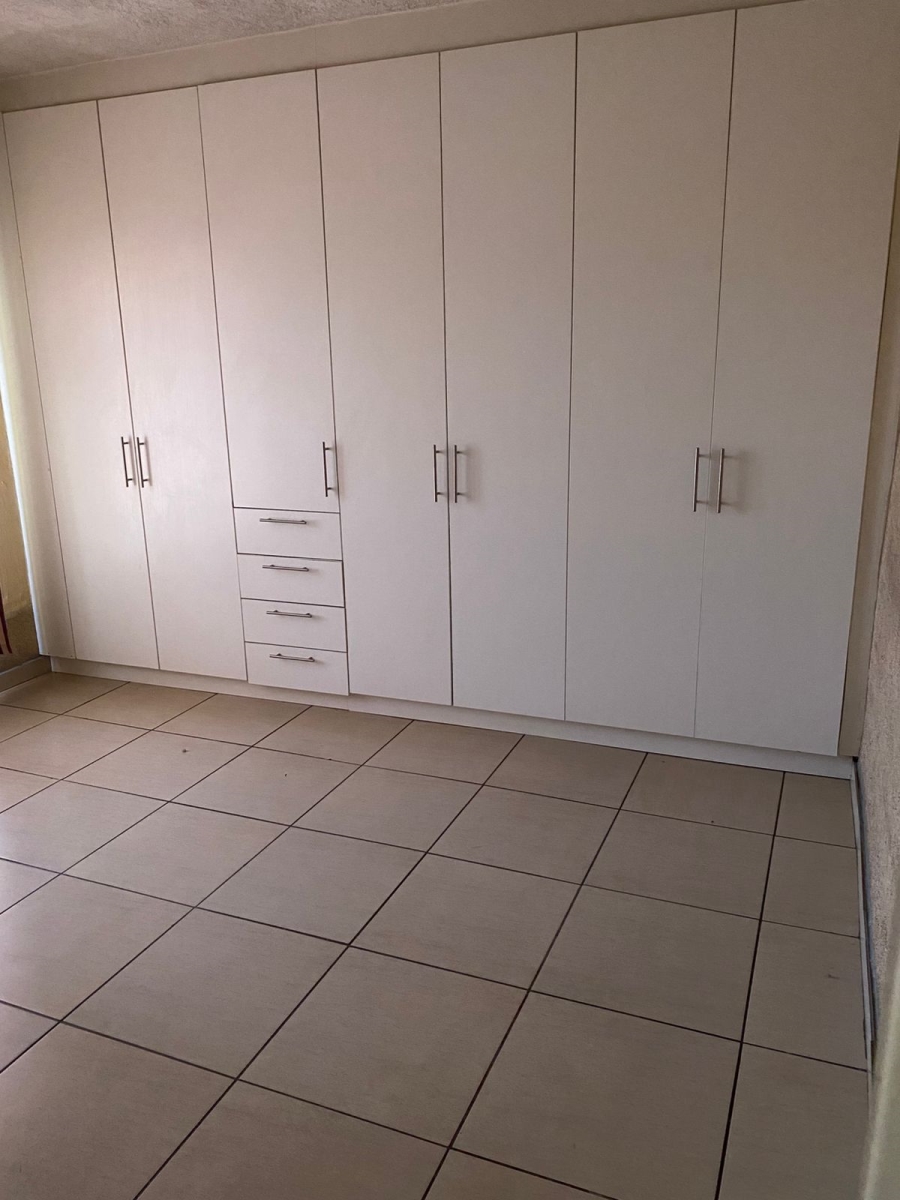 2 Bedroom Property for Sale in Credi Gauteng