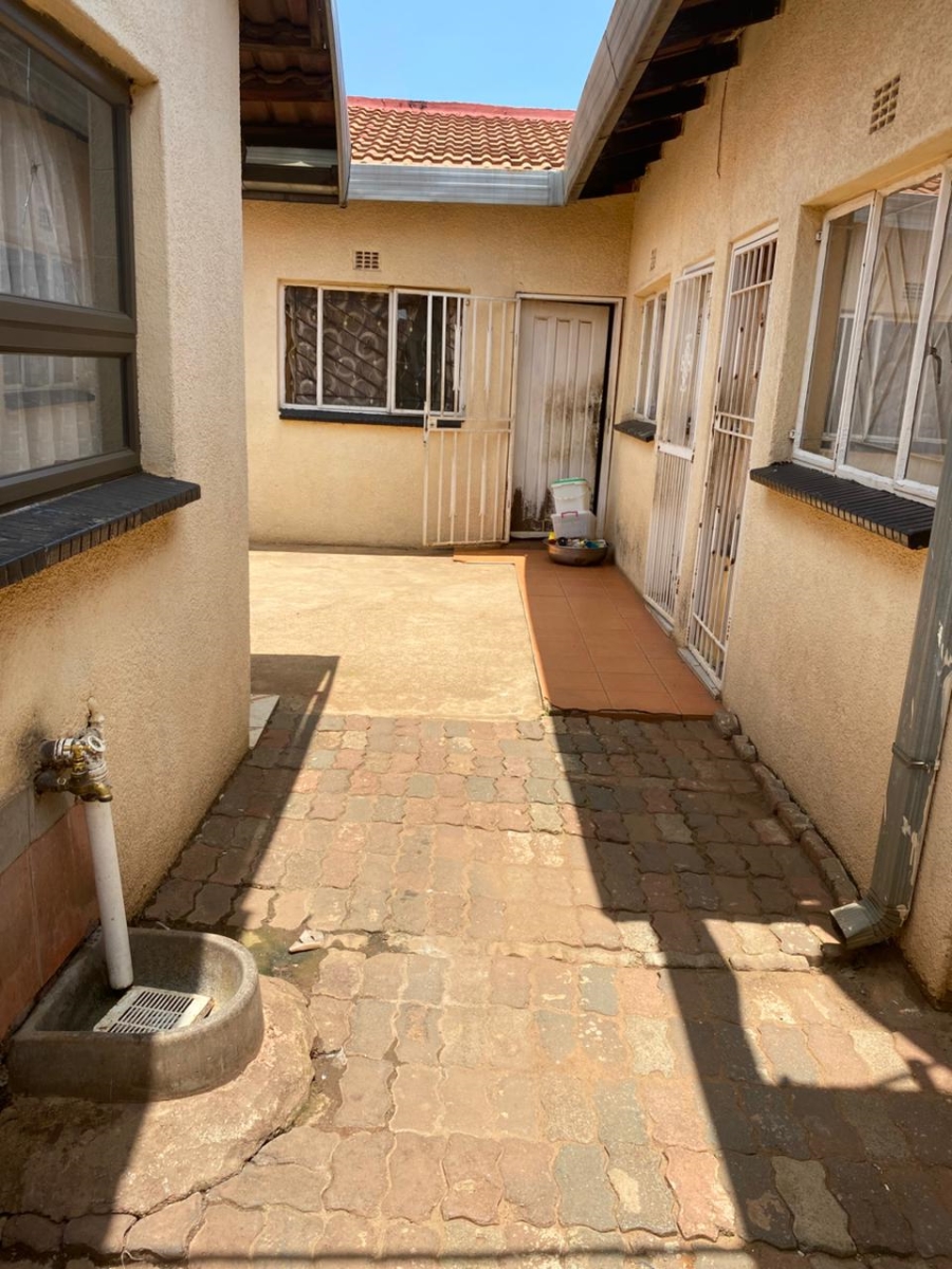 2 Bedroom Property for Sale in Credi Gauteng