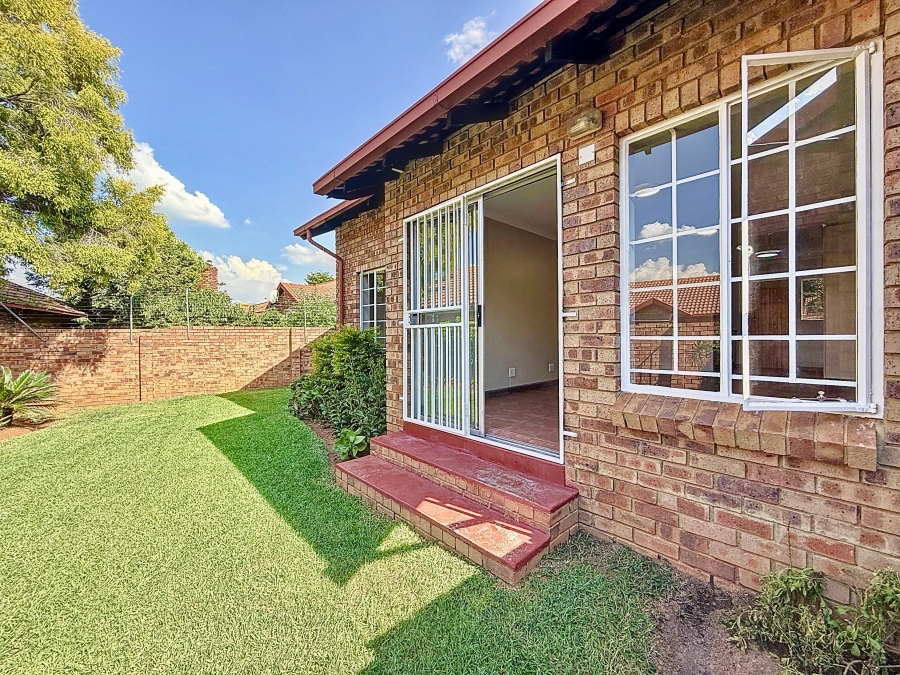 2 Bedroom Property for Sale in Meyerspark Gauteng