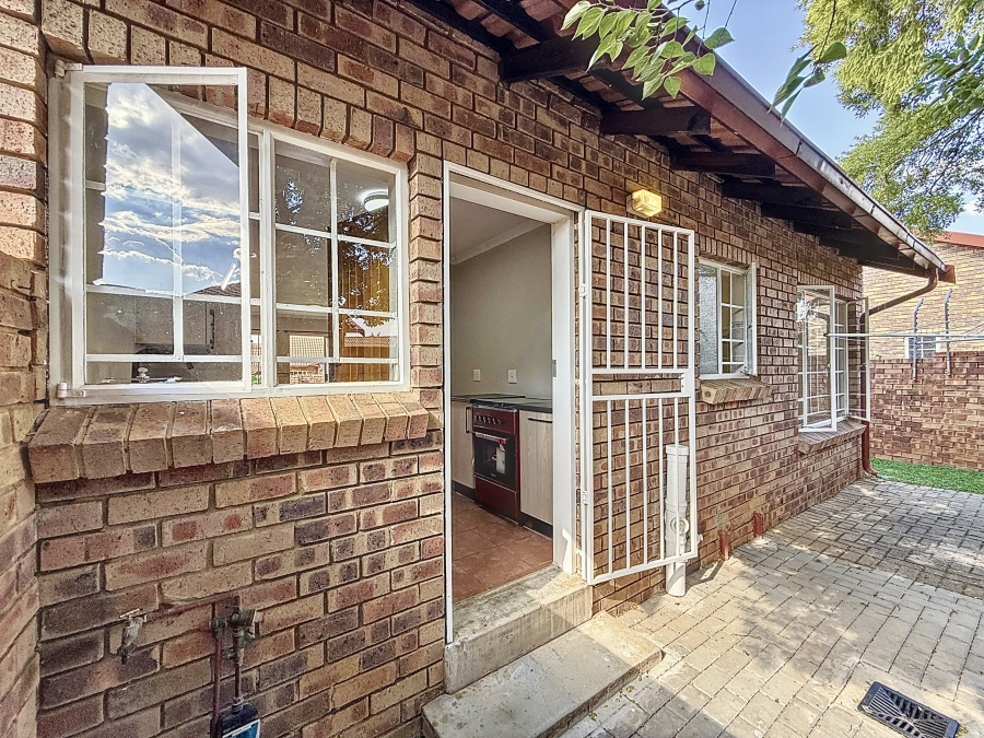 2 Bedroom Property for Sale in Meyerspark Gauteng