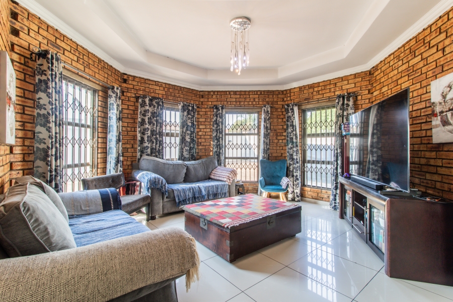 4 Bedroom Property for Sale in Liefde en Vrede Gauteng